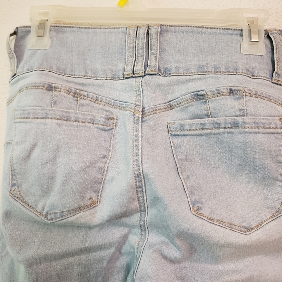 Like New Ripped Jeans - Picture 4 of 7